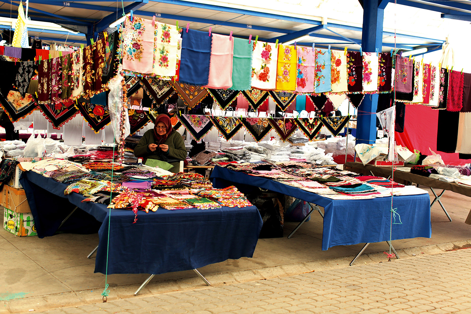 「トルコの伝統工芸縁飾り（オヤ）の見本帳」STUDIO　SEEK（スタジオ　シーク）大滝吉春　撮影