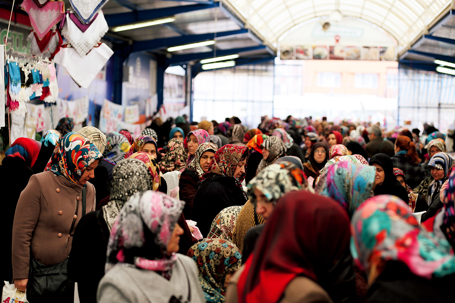 「トルコの伝統工芸縁飾り（オヤ）の見本帳」STUDIO　SEEK（スタジオ　シーク）大滝吉春　撮影