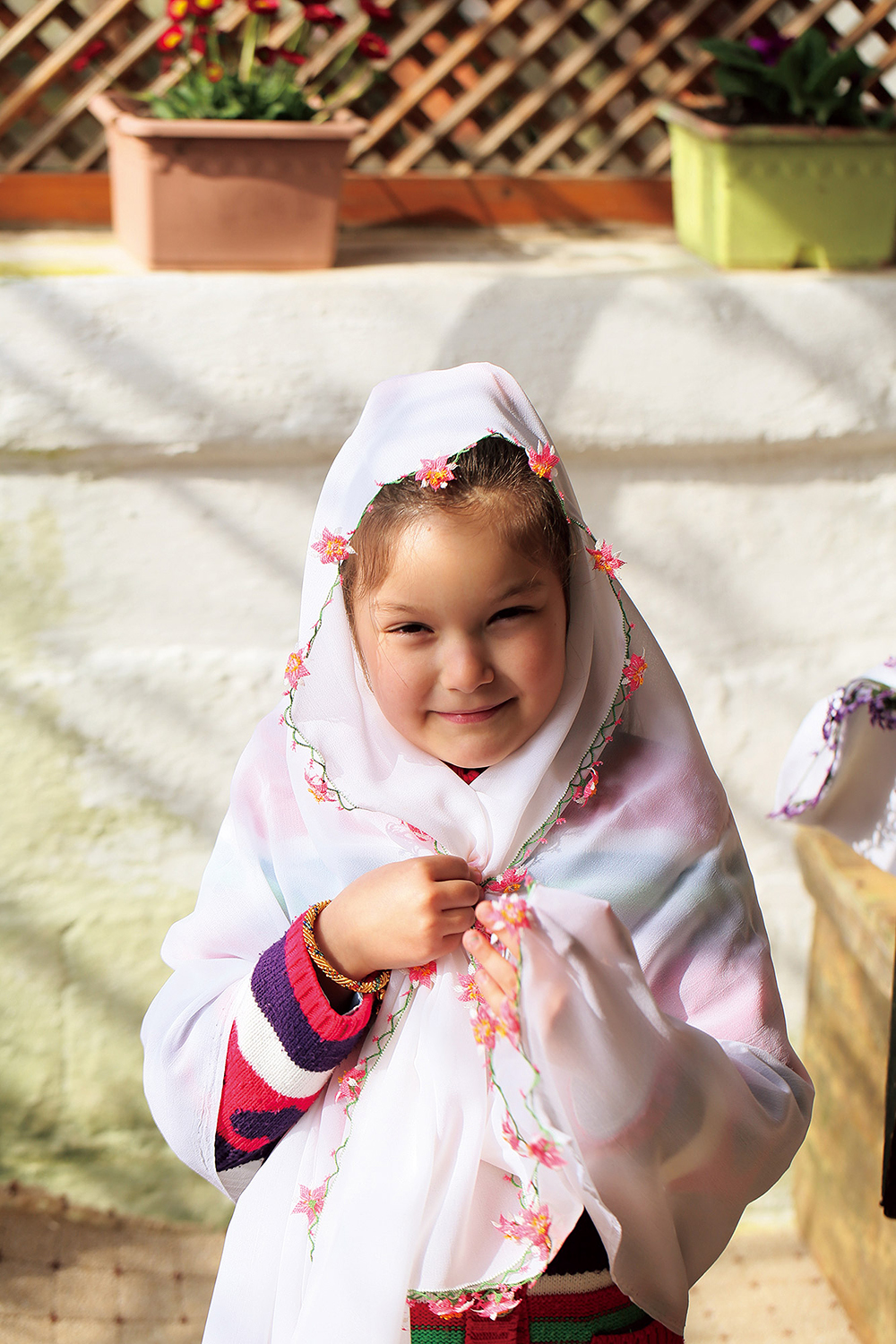 「トルコの伝統工芸縁飾り（オヤ）の見本帳」STUDIO　SEEK（スタジオ　シーク）大滝吉春　撮影