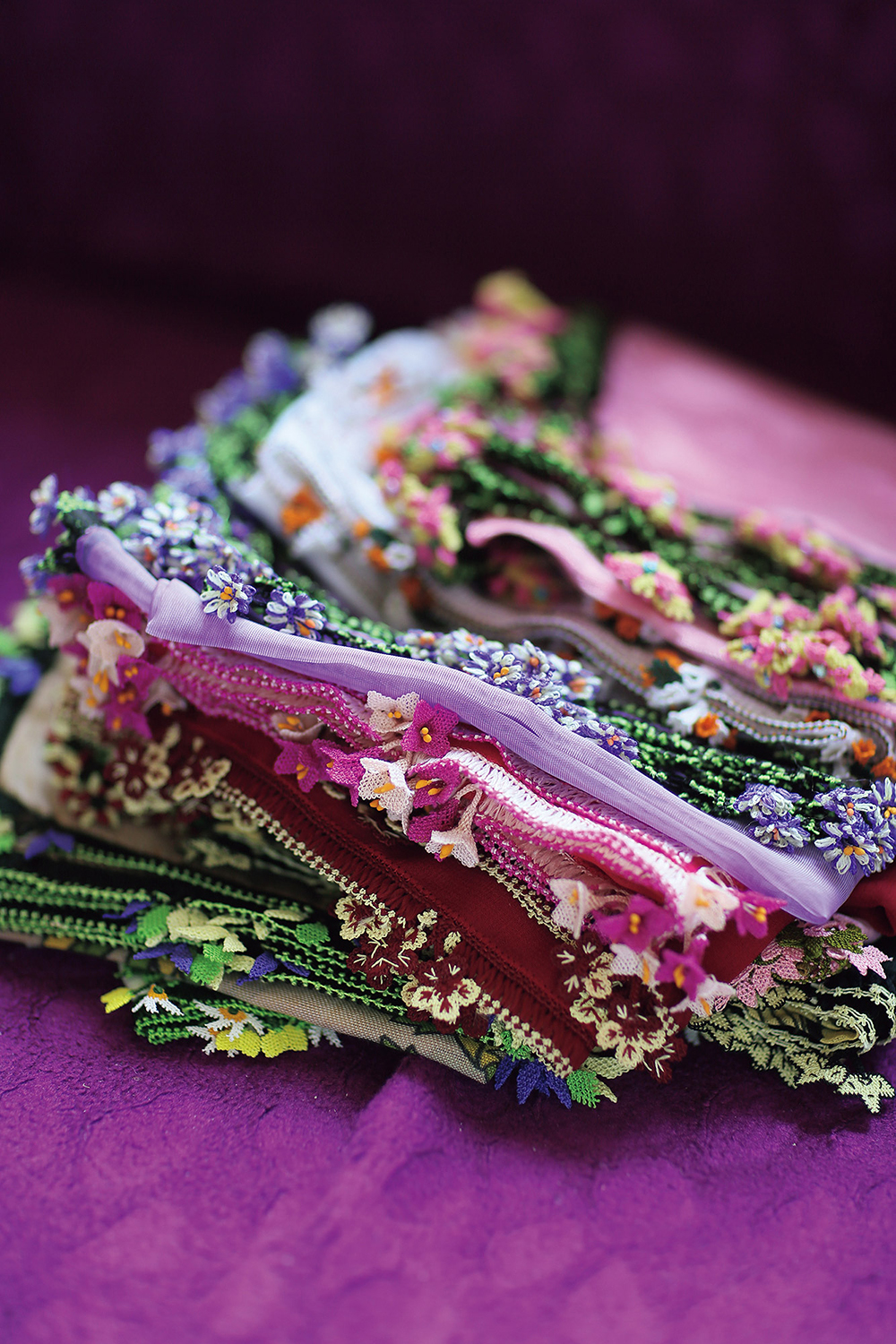 「トルコの伝統工芸縁飾り（オヤ）の見本帳」STUDIO　SEEK（スタジオ　シーク）大滝吉春　撮影